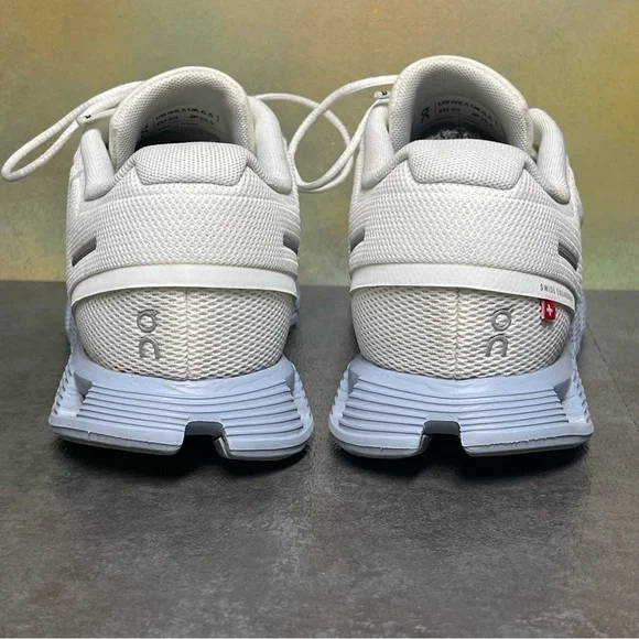 On Cloud 5 Women's White Running Shoes 59.98886 Size 8.5 - Picture 6 of 16